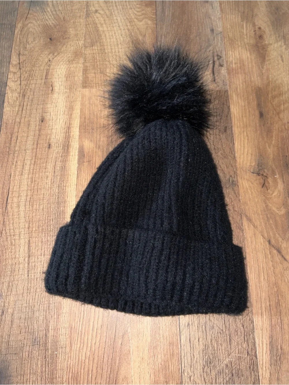 Columbia Black Ribbed Pom Beanie